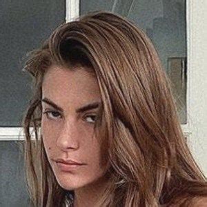 Clara Berry - Age, Family, Bio | Famous Birthdays