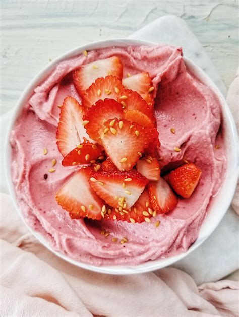 Strawberries and Cream Smoothie Bowl - The Hint of Rosemary