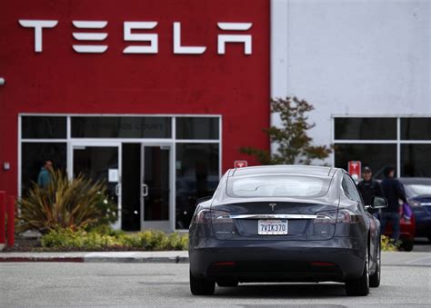 Glitchy Tesla Software Leads to Recall of Almost Half a Million Tesla ...