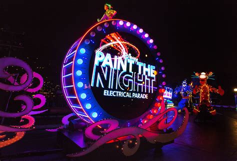 Paint the Night Review - Disneyland's Incredible Parade