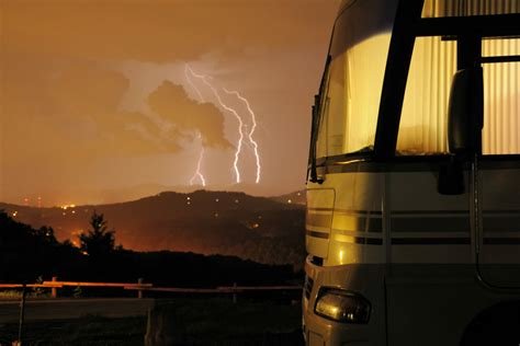 15 Boondocking Safety Tips That Could Save Your Life - Getaway Couple