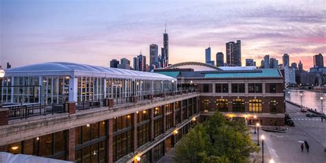 The World's Largest Rooftop Bar Just Opened In Chicago - Offshore Bar Chicago