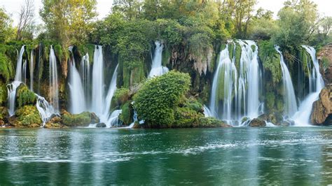 Visit the Kravice Waterfalls, Bosnia (aka Kravica Waterfalls); How To Do It!