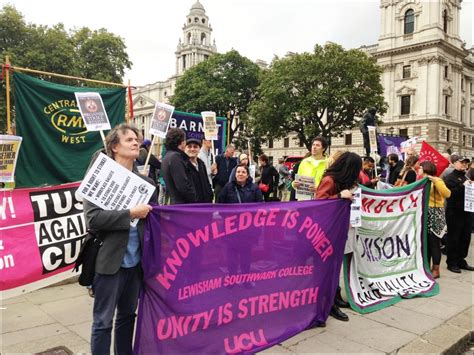 Socialist Party :: Parliament protest against the anti-union bill