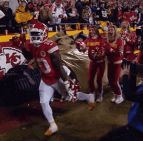 Kansas City Chiefs Funny GIF | GIFDB.com