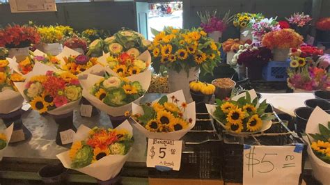 Fall Season Flower Market at Pike Place Seattle - YouTube