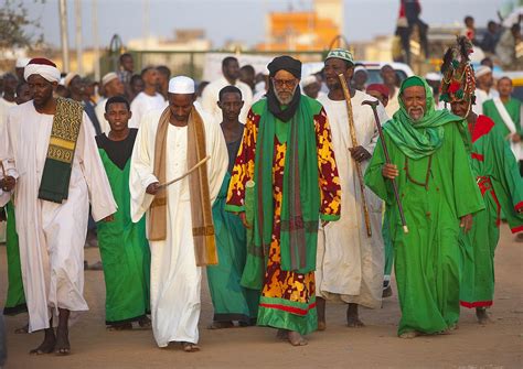 Sufi Whirling Dervishes At Omdurman Sheikh Hamad El Nil Tomb, Khartoum, Sudan | African culture ...