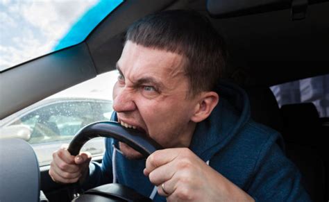 How to Handle Aggressive Driving Encounters | The News God