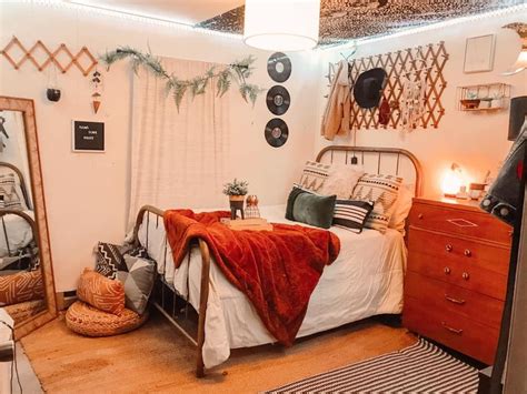 Rust orange boho bedroom | Sage green bedroom, Bedroom orange, Bedroom green