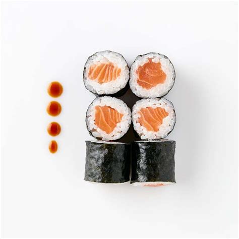 Salmon Maki Roll - Oshi Sushis