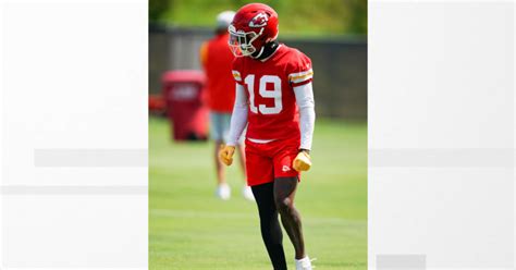 Chiefs' Kadarius Toney leaves practice with knee injury - Breaking News in USA Today