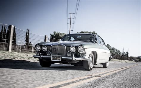 1967 Jaguar Mark X/420G Classic Drive - Motor Trend Classic