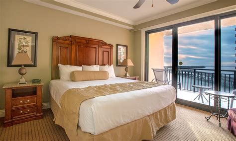 Timeshare Resorts in Destin, FL: Club Wyndham Emerald Grande at Destin — Club Wyndham