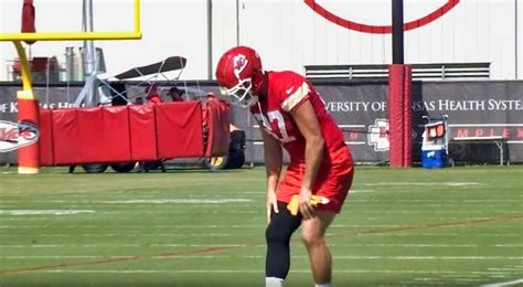 Travis Kelce Had Fans Freaking Out After Faking An Injury