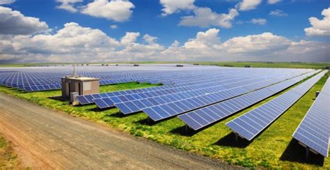 Solar Farms (What They Are & How They Work) - Climatebiz