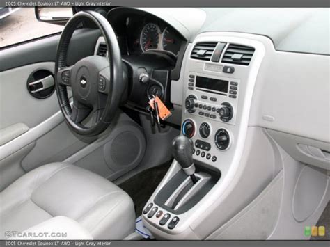 Light Gray Interior Controls for the 2005 Chevrolet Equinox LT AWD #39043331 | GTCarLot.com