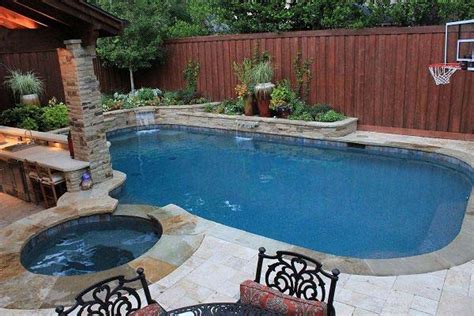 25+ Fabulous Small Backyard Designs with Swimming Pool | Architecture & Design