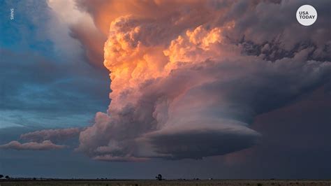 Massive supercell cloud spotted by storm chaser in Texas