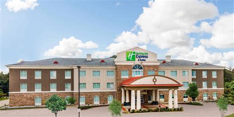 Holiday Inn Express & Suites Winona North - Winona,