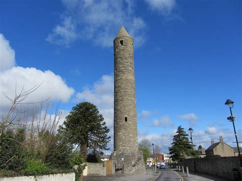 Clondalkin Round Tower, Clondalkin. County Dublin 9th century | Curious Ireland