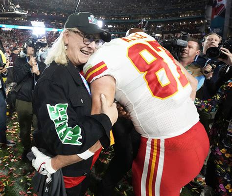 Donna Kelce Hugs Sons Travis & Jason After Super Bowl Win & Loss ...