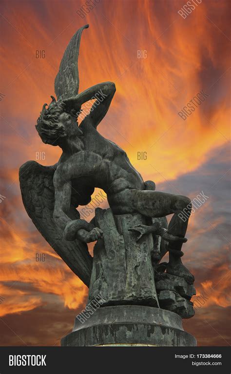 Statue Angel Fallen Image & Photo (Free Trial) | Bigstock