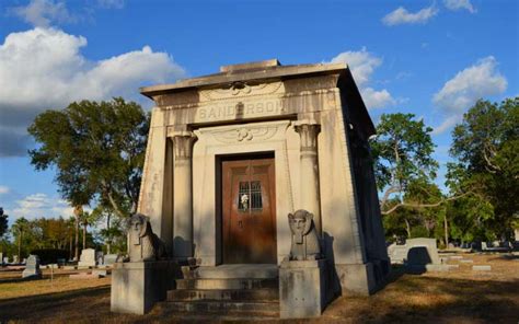 10 Most Haunted Cemeteries in Texas