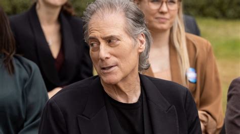 'Curb Your Enthusiasm' Star Richard Lewis Reveals He Has Parkinson's ...