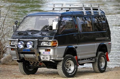 1992 Mitsubishi Delica Star Wagon Exceed 4x4 auction - Cars & Bids