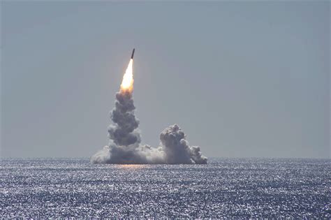 Ohio-class SSBN USS Maine successfully tests Trident II D5LE missile ...