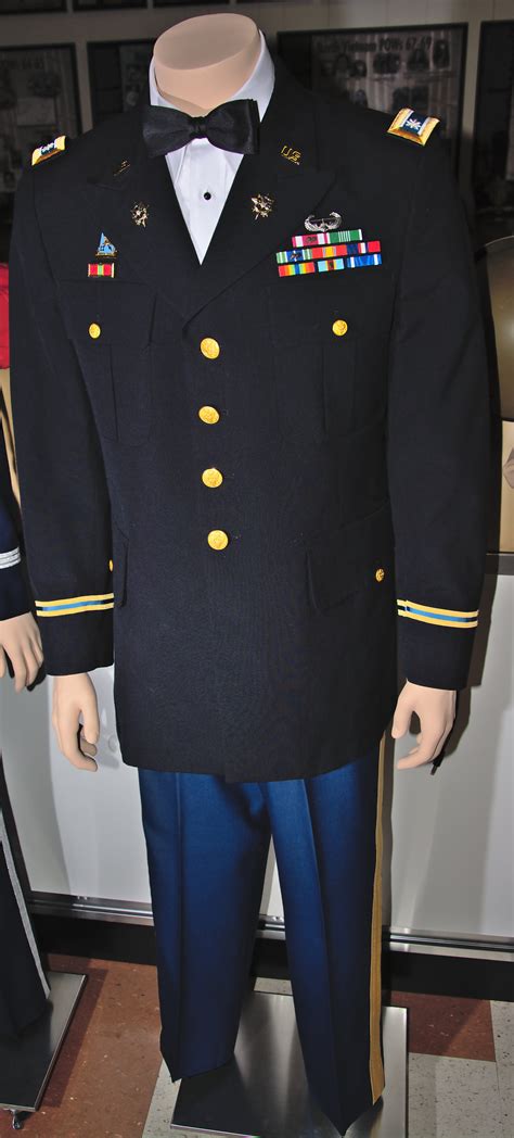 Dress Blues – Lt Col Jon Cleaves, US Army – 1st Armored Division. – Maine Military Museum