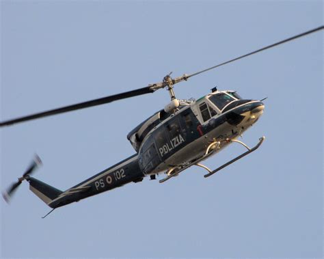File:Agusta-Bell AB-212 Italian Police.jpg - Wikimedia Commons