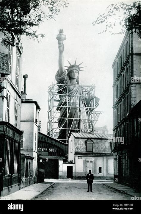 Construction of the Statue of Liberty in Paris, before shipping to New York Stock Photo - Alamy