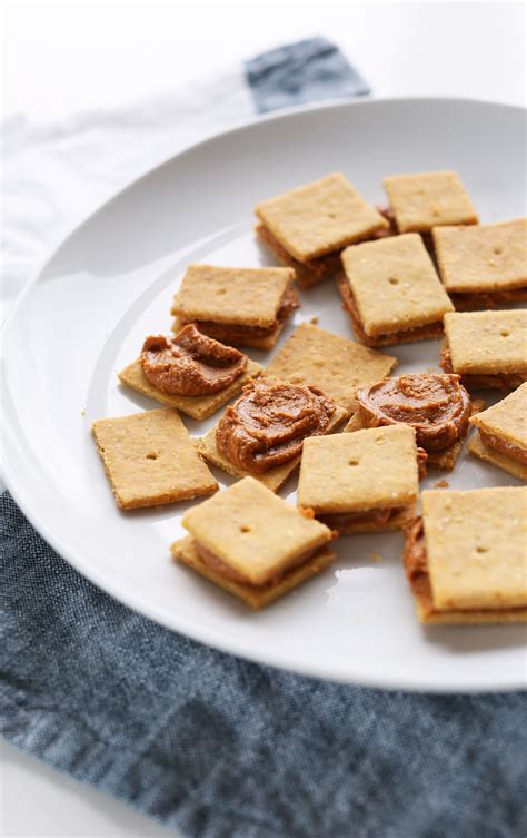 Peanut Butter Cheese Crackers | Minimalist Baker Recipes