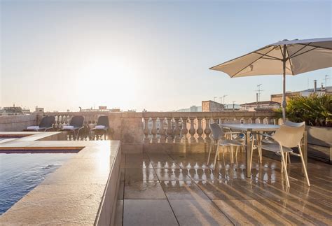 Bar and terrace of the Hotel Astoria 3* Barcelona | OFFICIAL WEBSITE