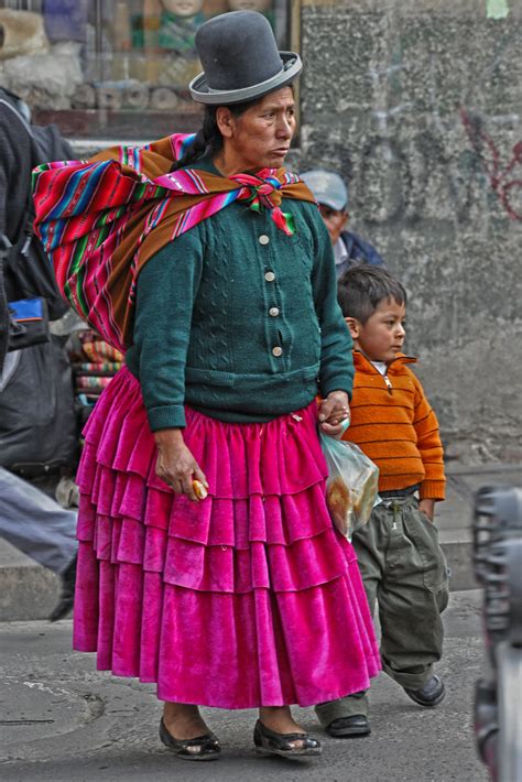 Cholita La Paz Bolivia DSC_9576 | Cholitas – Bolivians from … | Flickr