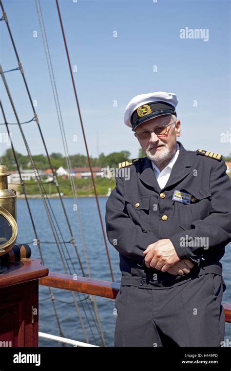 Ship Captain Uniform Stock Photos & Ship Captain Uniform Stock Images ...