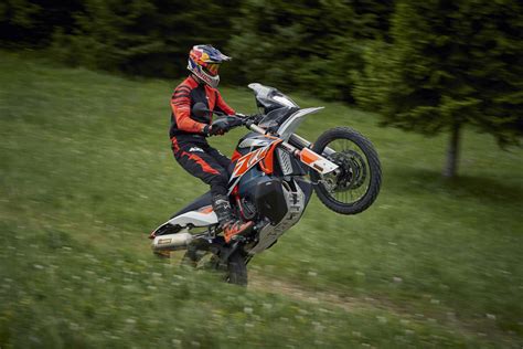 New KTM 790 Adventure R Rally makes us want to off-road