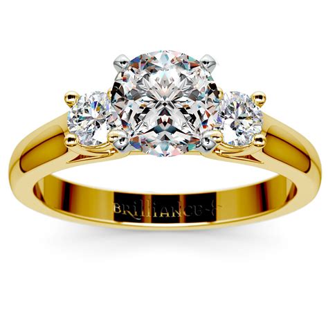 Round Diamond Engagement Ring in Yellow Gold (1/3 ctw)