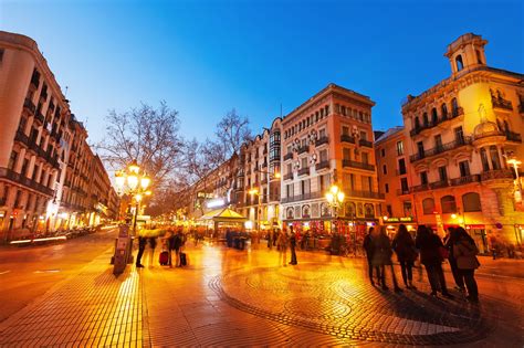 Nightlife in Barcelona - Barcelona travel guide – Go Guides