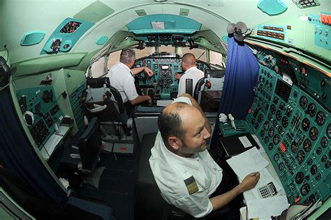 Cockpit view of Tu-154-B-2 RA-85534 at Abakan airport | Flickr