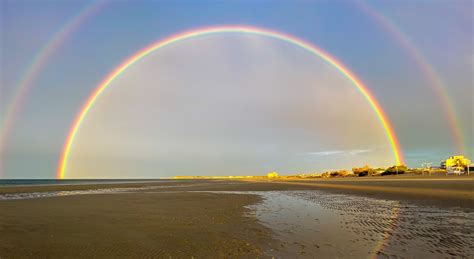 A perfect rainbow. : r/oddlysatisfying