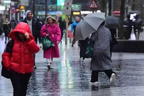 Blustery weather for Liverpool as weather warning in place for Scotland - Liverpool Echo