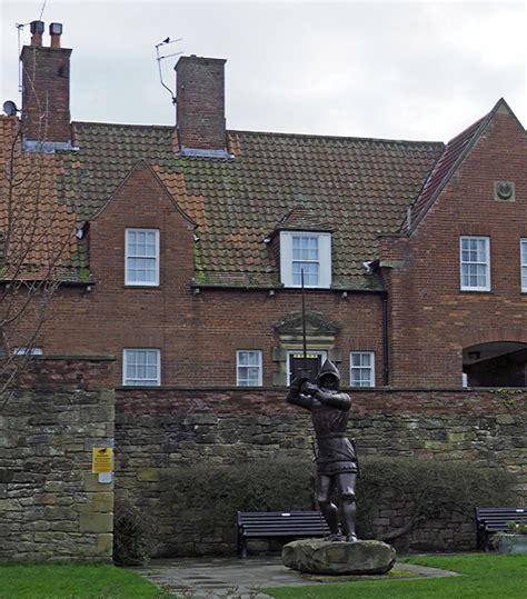 Harry Hotspur Statue, Alnwick | Slow Europe Travel Forums