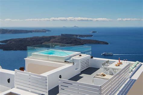 [UPDATED] 30+ Dreamy Airbnb Santorini Vacation Rentals (Nov 2020)