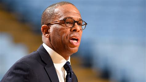 Who are the early betting favorites to replace Roy Williams at UNC?