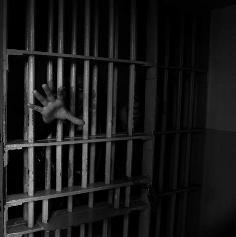File:Veave in jail.jpg - Wikimedia Commons