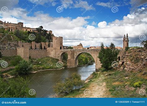 Historical Bridge in Toledo Stock Image - Image of architecture, water ...