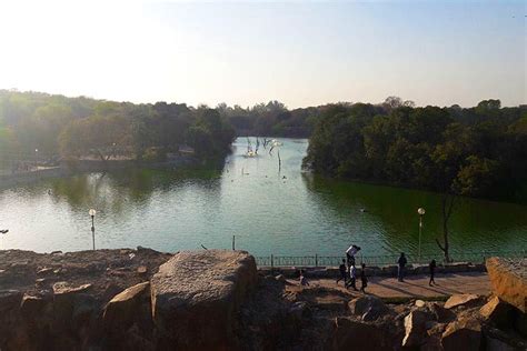 Hauz Khas Fort & Lake | LBB