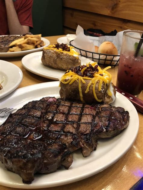 24Oz Ribeye at Texas Roadhouse : r/steak